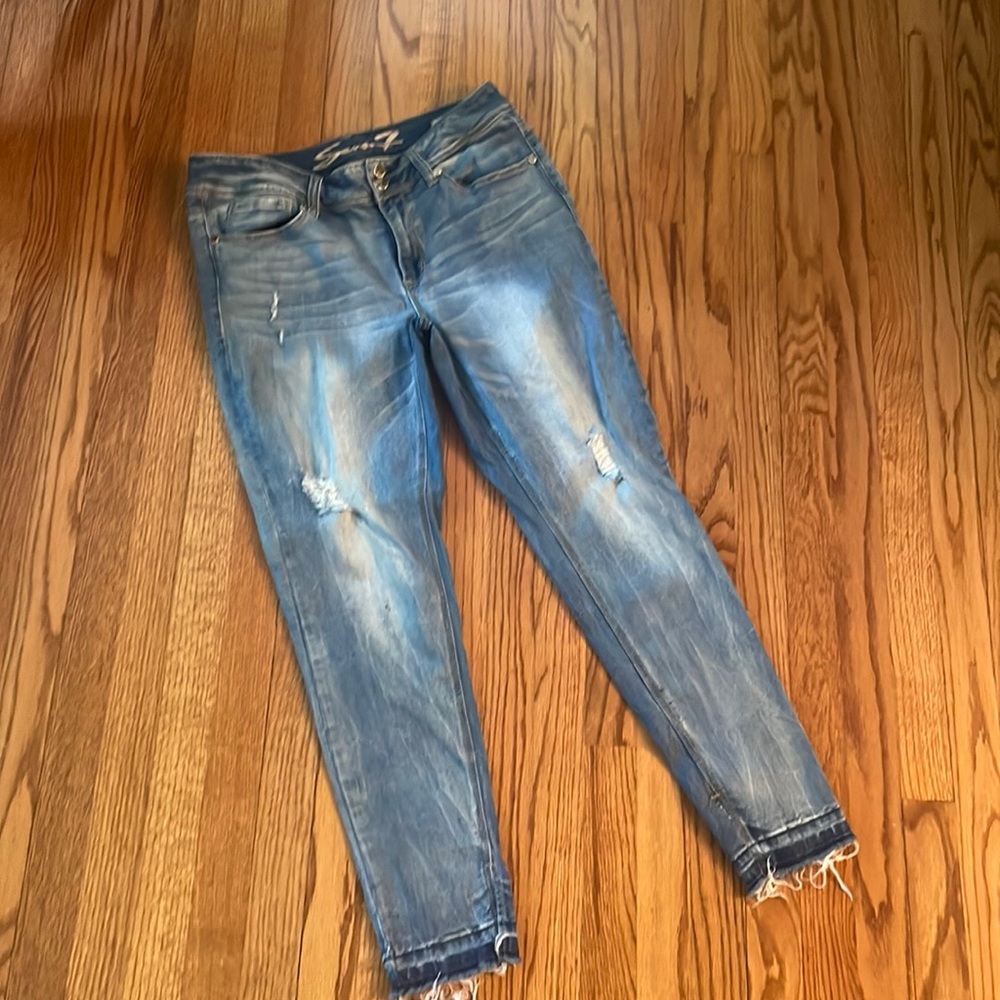 Seven7 Distress stretch skinny jeans